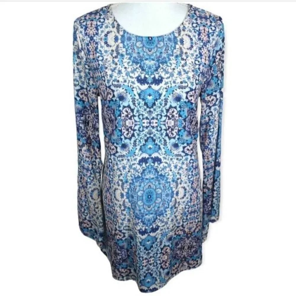 RUSH BLUE & WHITE DRESS W/OPEN BACK SZ.M EUC.